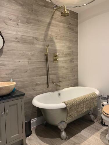 Cosy Quaint Barn Conversion In A Rural Landscape
