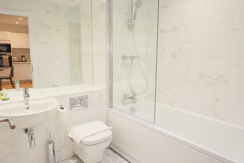 Central Birmingham Contemporary 2 Bed Apartment