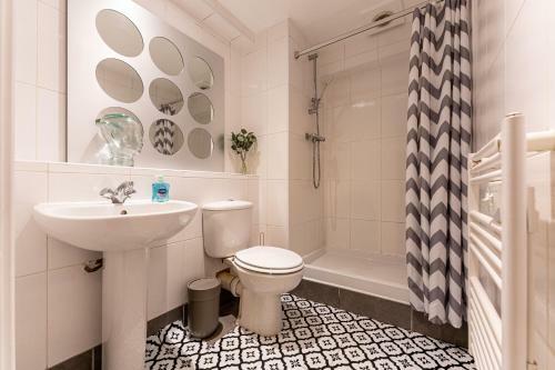Luxury 1 Bedroom Apartment - Central Birmingham, Cube And Mailbox