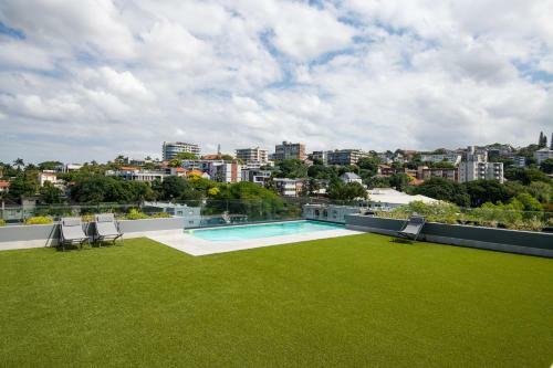 2six2 Florida Road Luxury Apartment