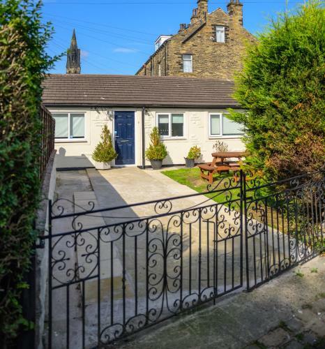 Inviting 1-bed House In Bradford