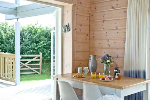 Cutterbrough, Great Field Lodges