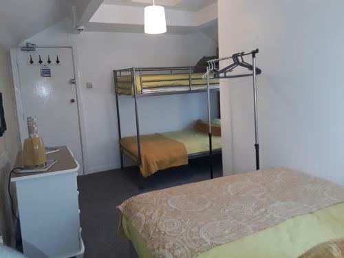 Hostal The Weeton Guesthouse