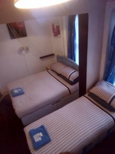 Myroomz Golden Strand Hotel