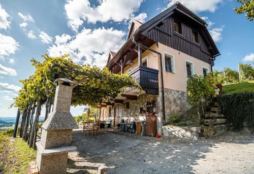 Authentic Countryside Villa With Hot Tub