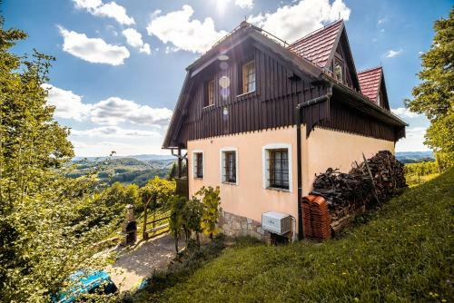 Authentic Countryside Villa With Hot Tub