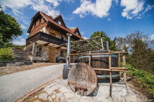 Authentic Countryside Villa With Hot Tub