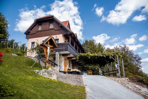 Authentic Countryside Villa With Hot Tub