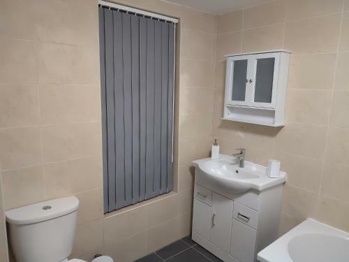 Stylish 2 Bed Apartment Sea Front Location