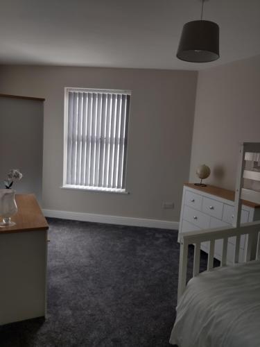 Stylish 2 Bed Apartment Sea Front Location
