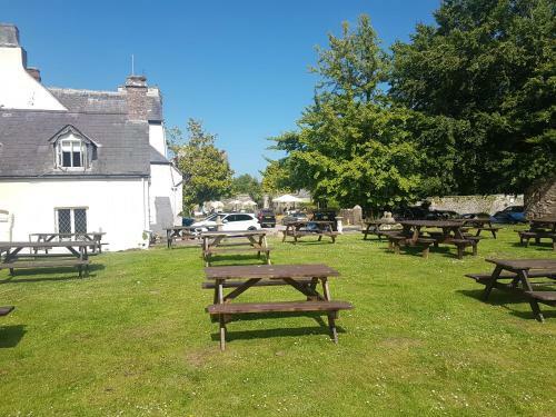 Hostal Churston Court Hotel