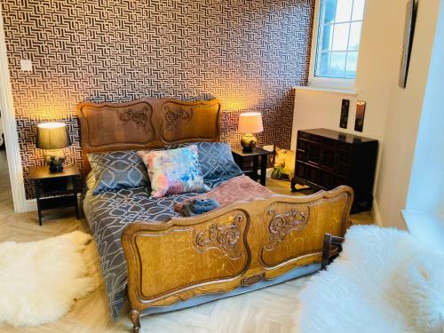 Funky Unique 2-bedroom Apartment With Parking