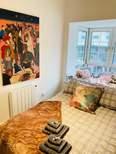 Funky Unique 2-bedroom Apartment With Parking