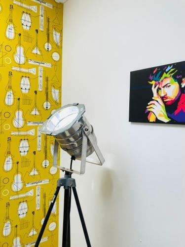 Funky Unique 2-bedroom Apartment With Parking