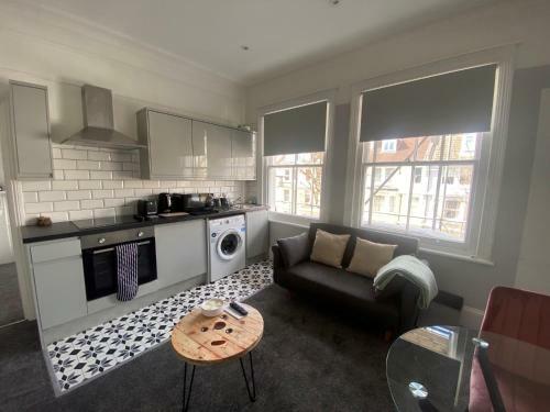 Hove Seaside Getaway Apartments
