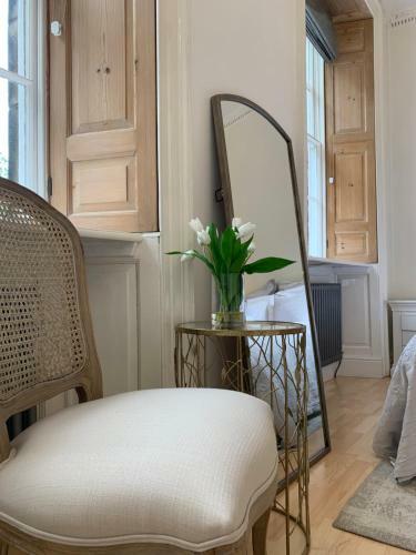 Joseph Apartment. The Square.
