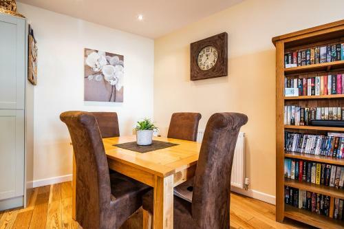 Buxton Centre Cosy Cottage With Free Secure Parking