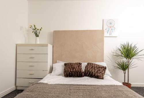 The Sky View-elegant Two Bedroom Family Apartment