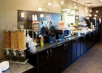 Hotel Comfort Suites Kelowna