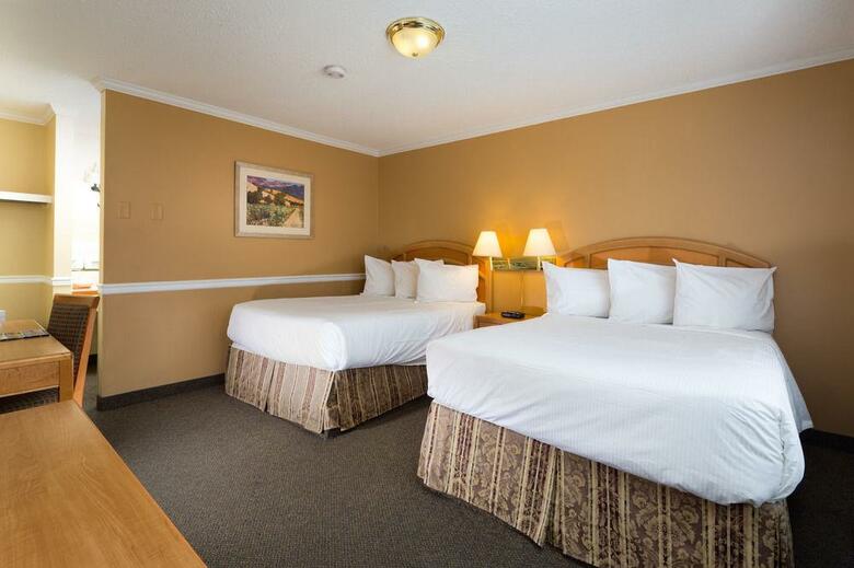 Hotel Kelowna Inn & Suites