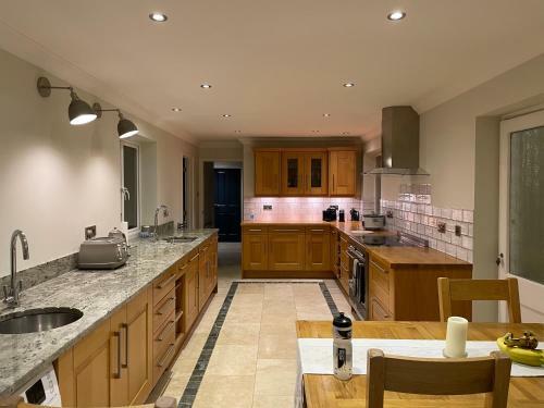 Exeuctive Detached Home With Plenlty Of Room