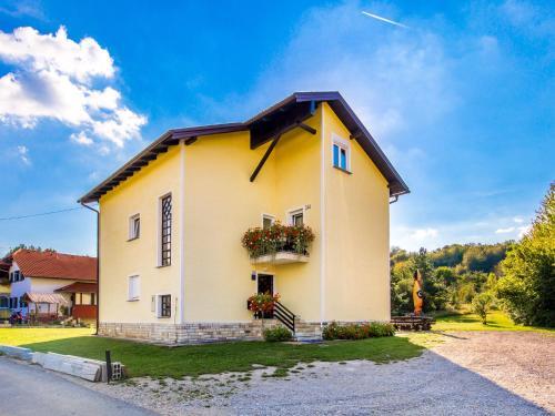 Selak Apartments