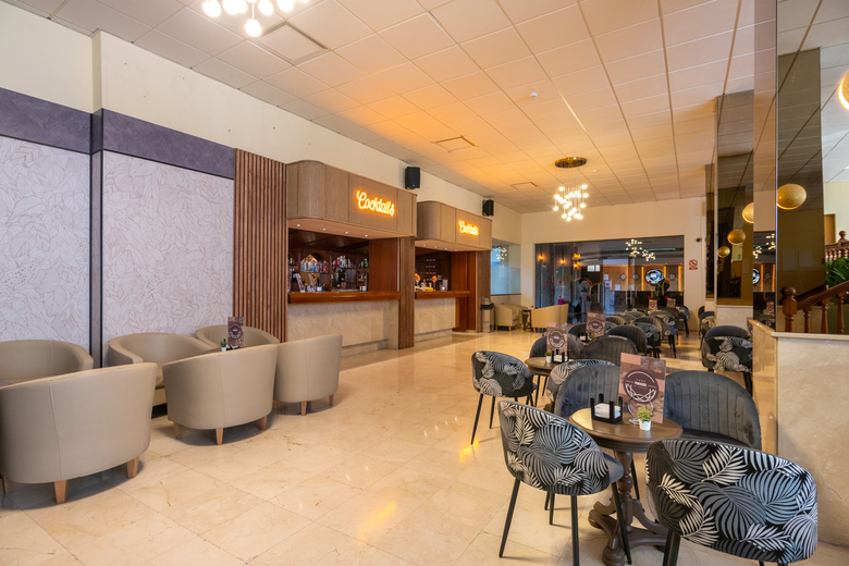 Hotel Parasol By Dorobe