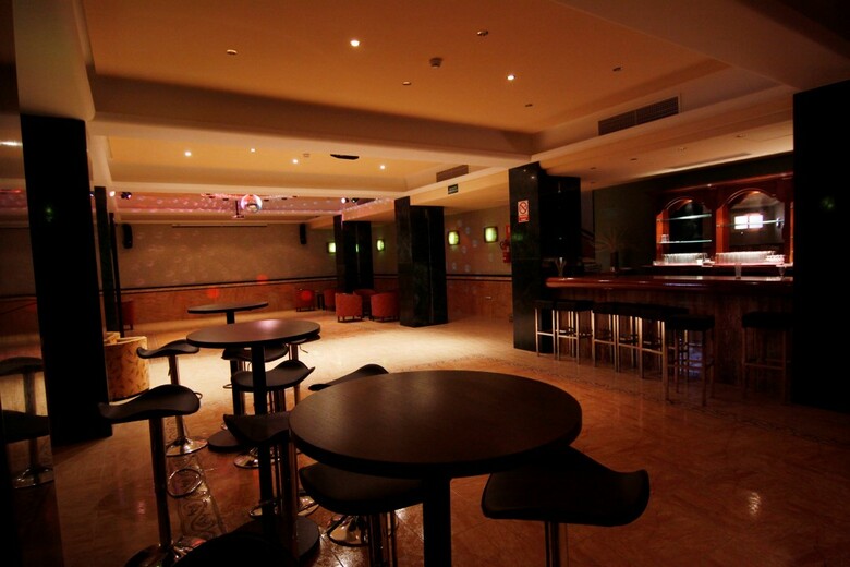 Hotel Parasol By Dorobe