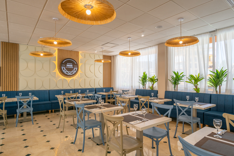 Hotel Parasol By Dorobe