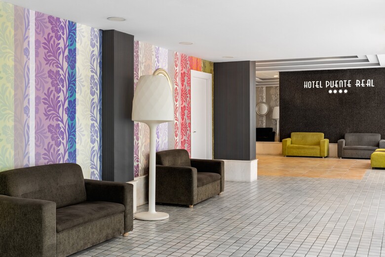 Hotel Puente Real