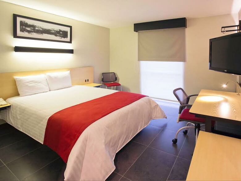 Hotel City Express Paraiso