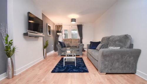 Foxley Place: Mk City House For Large Groups