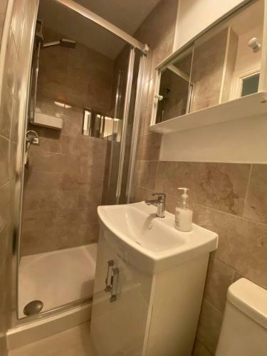 Bed & Breakfast Ashmina House With Free Onsite Parking