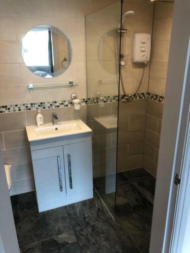 Private En-suite Guestroom Ruthin