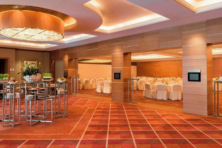 Sheraton Dubai Creek Hotel And Towers