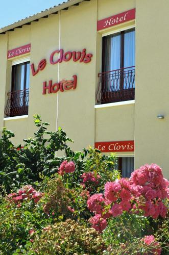 Hotel Logis Le Cheval Blanc Et Le Clovis