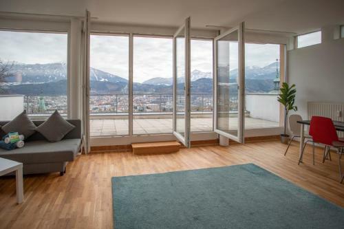 Innsbruck City Mountain View Apartment