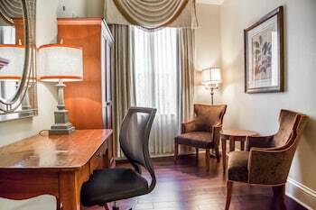 St. James Hotel, An Ascend Collection Hotel