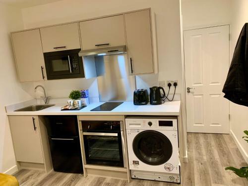 Beautiful Studio Apartment In A House With Parking