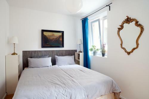 Beautiful Park Apartment For 4 Guests