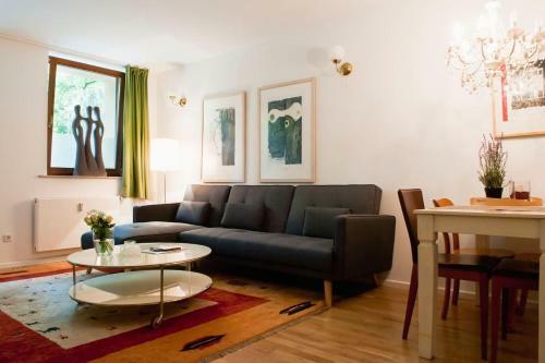 Beautiful Park Apartment For 4 Guests
