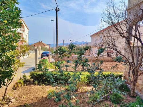 Apartamento Charming And Bright Apt,walking Distance To Beach