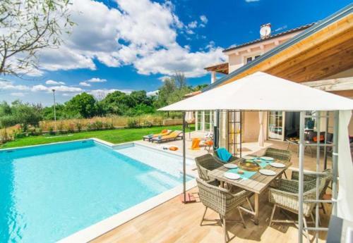 Villa Nar
