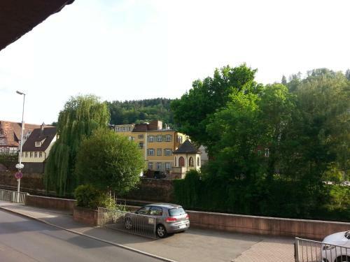 Apartamento Ferienwohnung Hermann Hesse Stadt