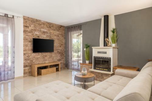 Villa Maumarin - Holiday Retreat With Panoramic View