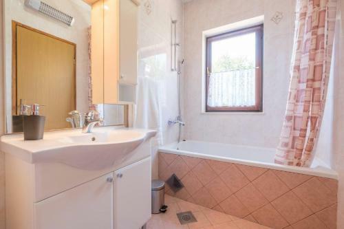 Hostal Room In Apartment - Villa Dalmare Room