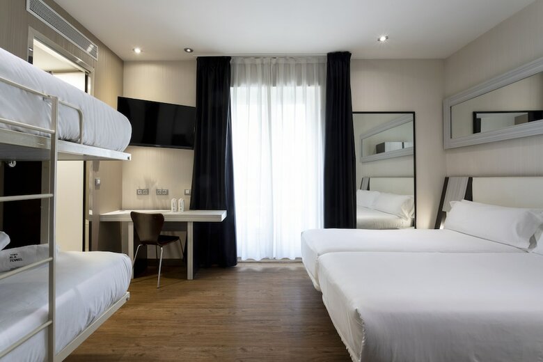 Hotel Petit Palace Triball