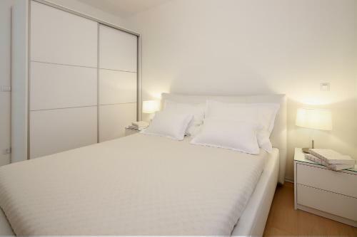 Modern Apartment Near The Sea