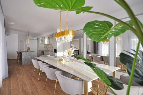 Villa Iva With Sea View And Pool