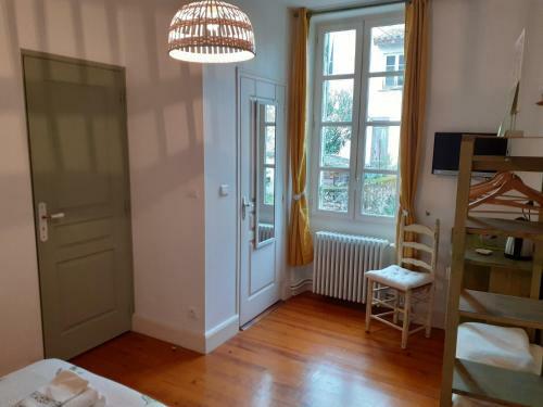Bed & Breakfast Chambre D'h�tes La Tour de Brazalem